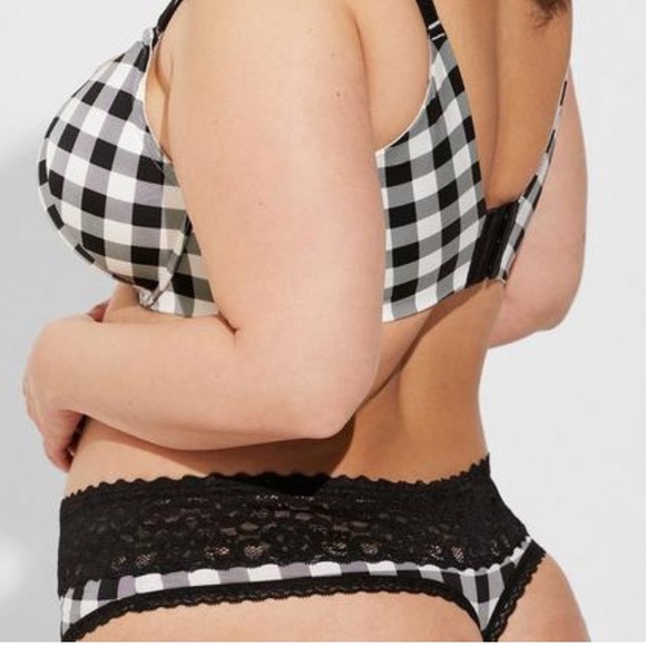 NEW torrid lace trim thong panties - Picture 7 of 9